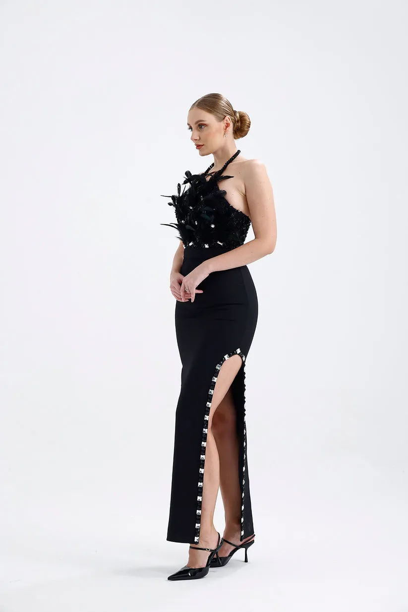 𝐀𝐏𝐑𝐈𝐋 Halter Neckline Embroidered Fabric Slit Stone Embroidered Evening Dress T56748
