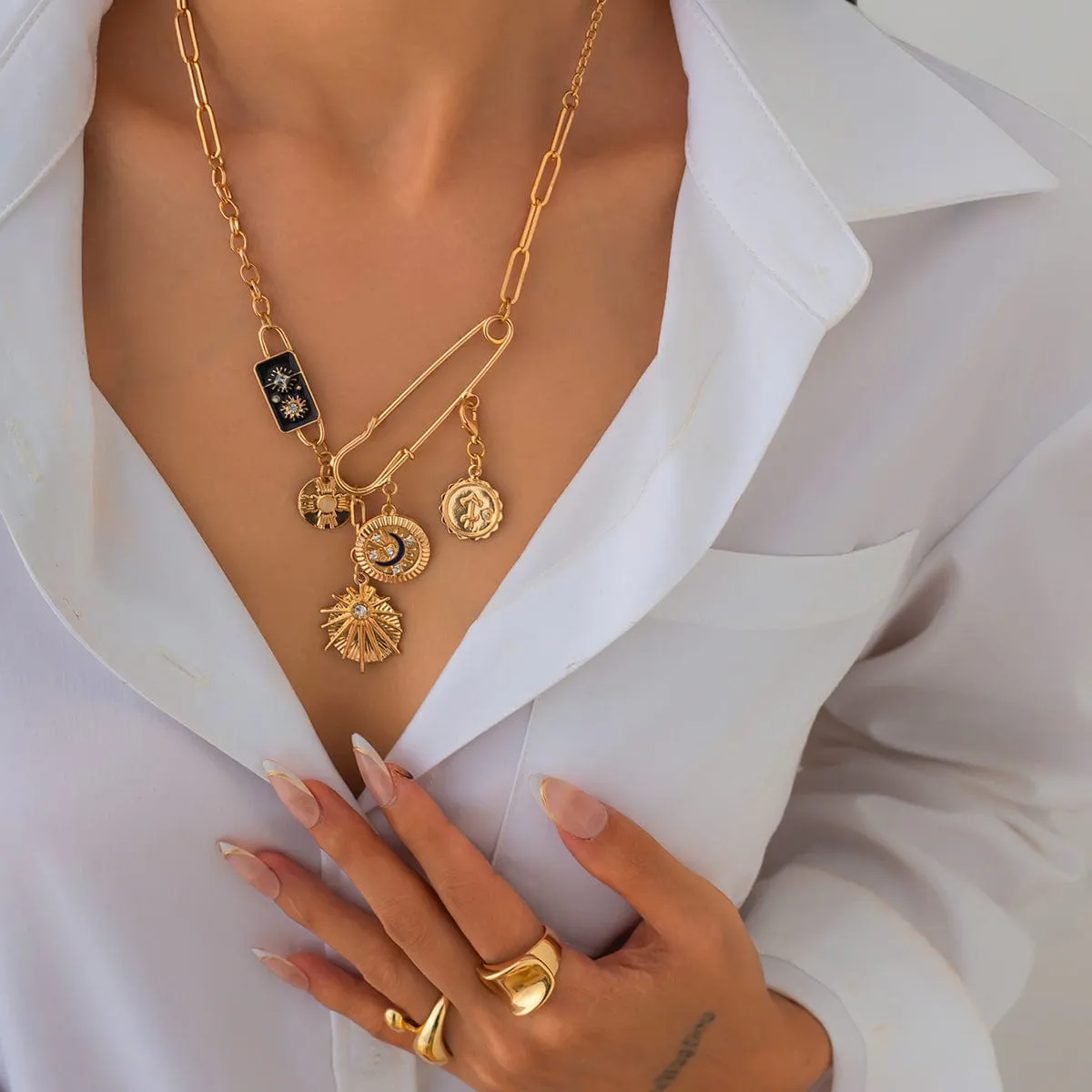 Elegant Rhinestone Inlaid Enamel Round Disk Square Charm Paperclip Necklace