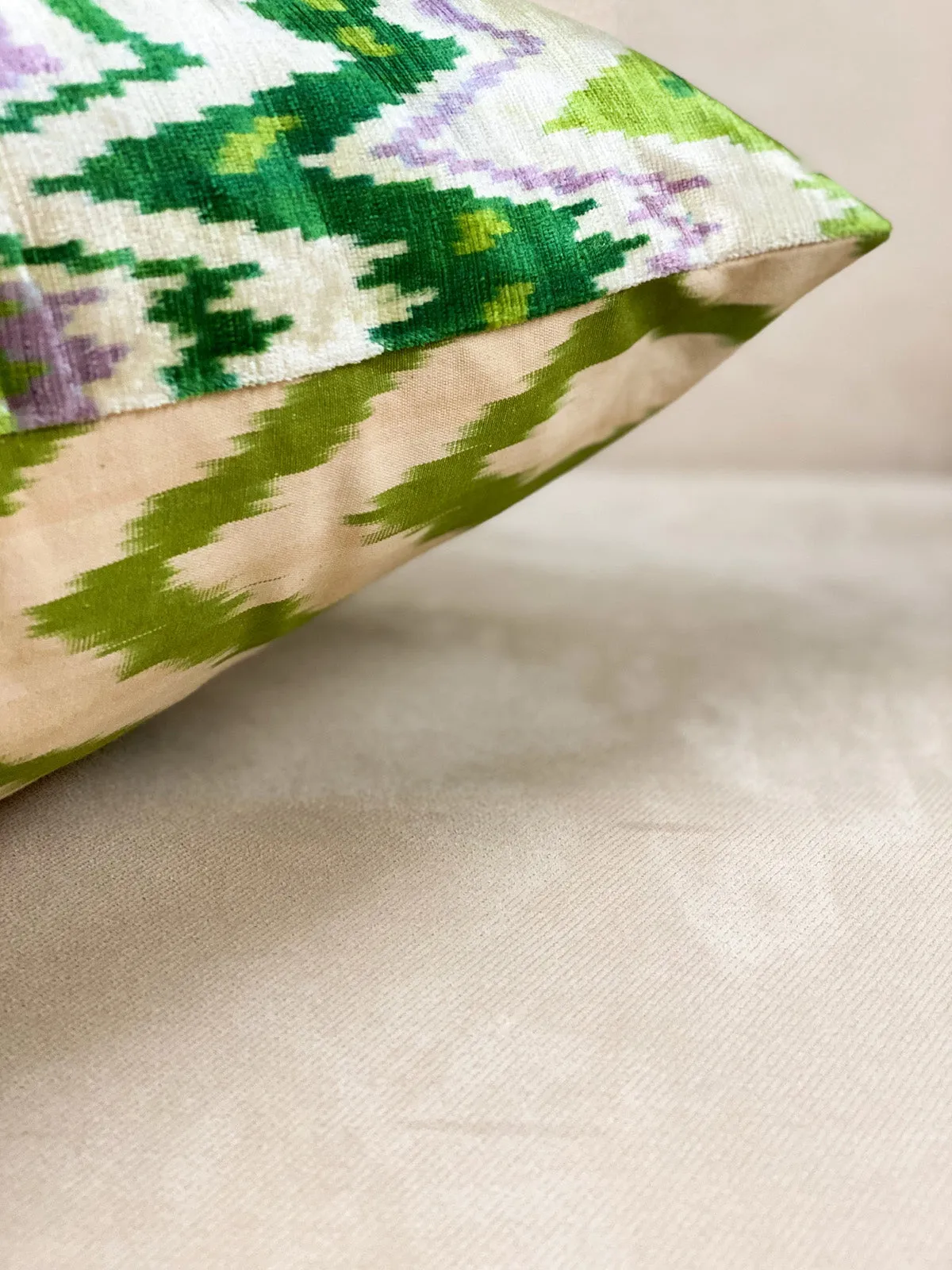 Luxe Elegant Amethyst Verdant Cover