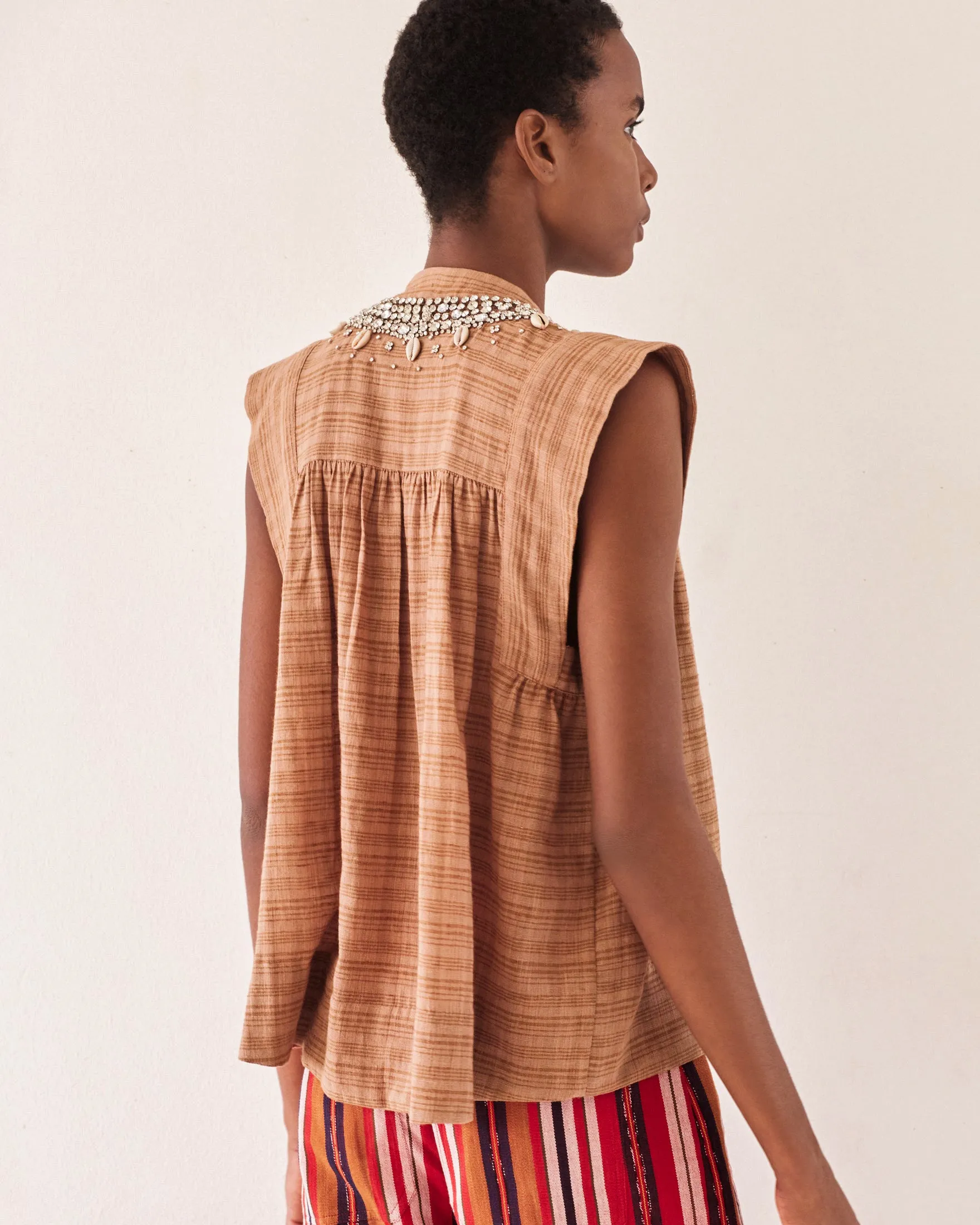 Nehru Shell and Gem Top