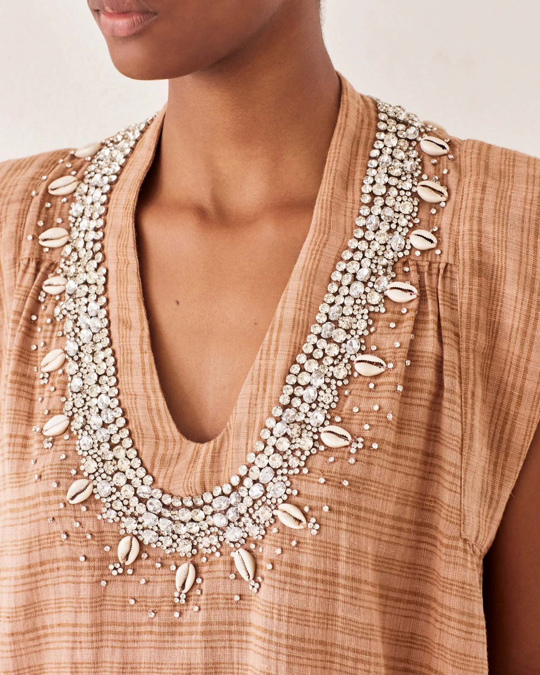 Nehru Shell and Gem Top