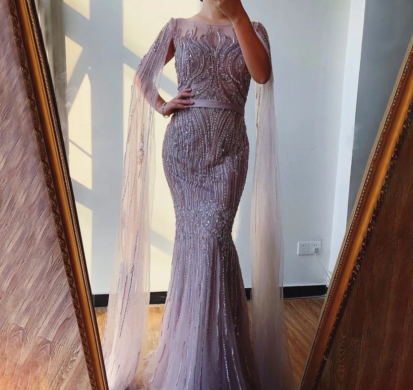 Pink Luxury Long Sleeves Evening Gown With Cape Mermaid Beadings Sexy Fromal Party Wear Gown
