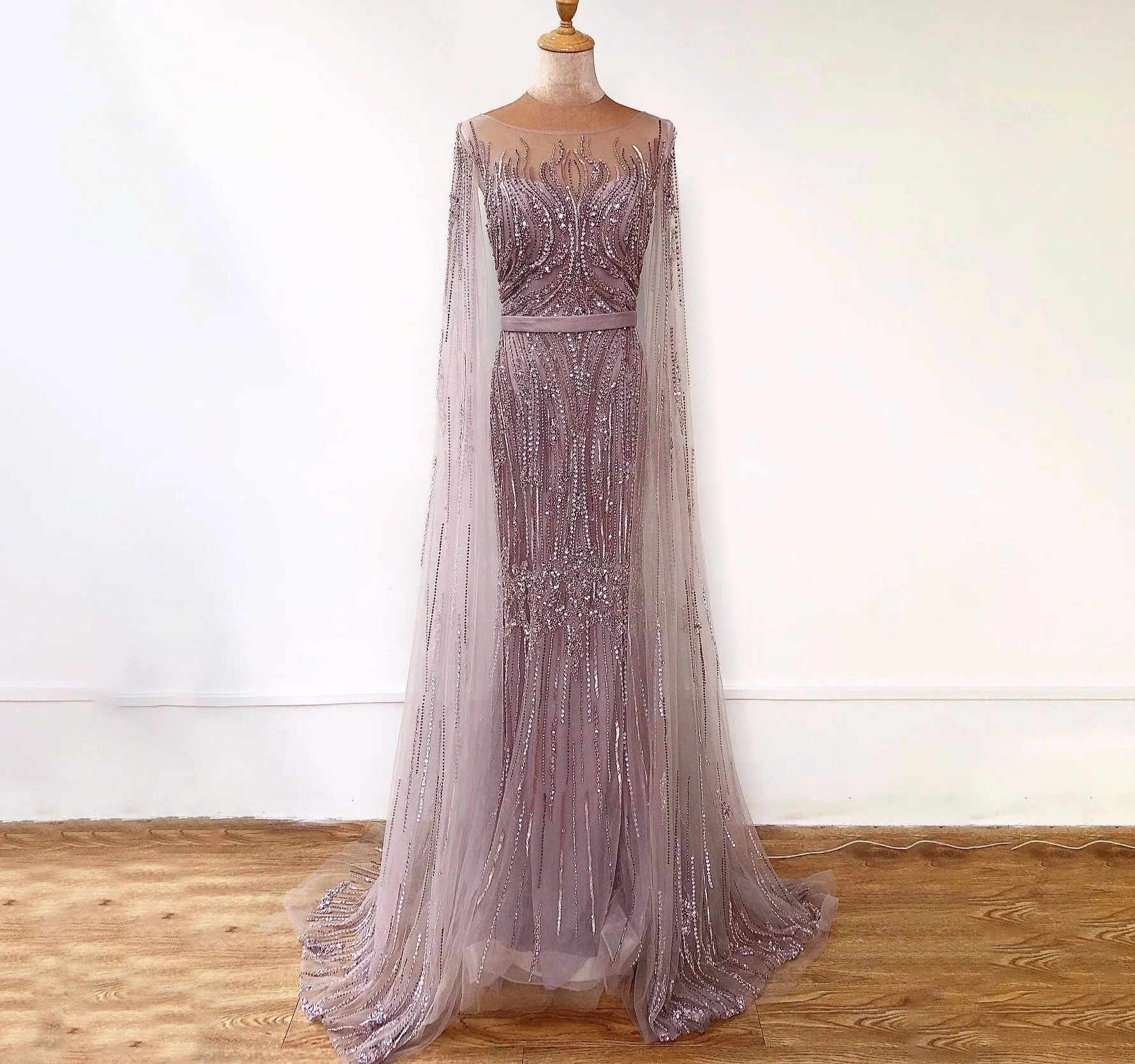Pink Luxury Long Sleeves Evening Gown With Cape Mermaid Beadings Sexy Fromal Party Wear Gown