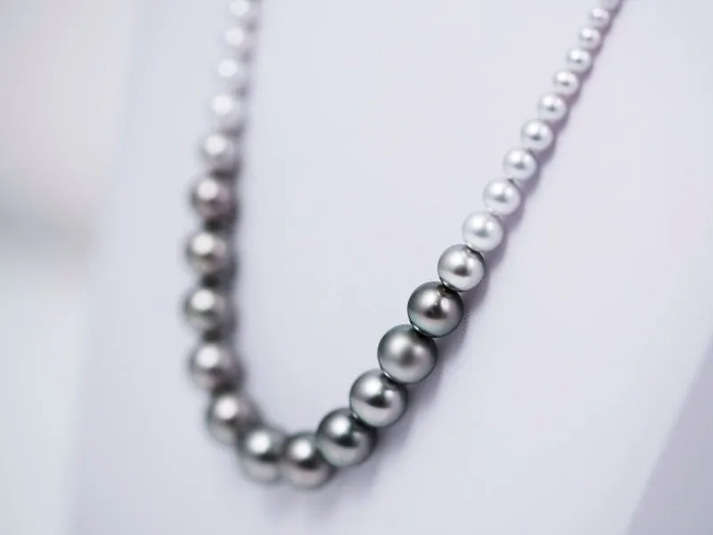 "Night Rain" 42 cm Multi-color Tahiti and Akoya Pearl Necklace