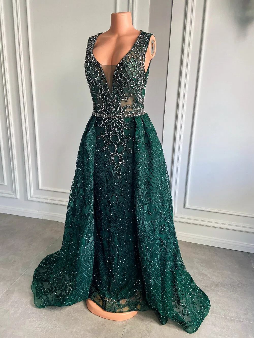 V-neck Sparkly Beaded Emerald Green Lace Women Formal Evening Gowns