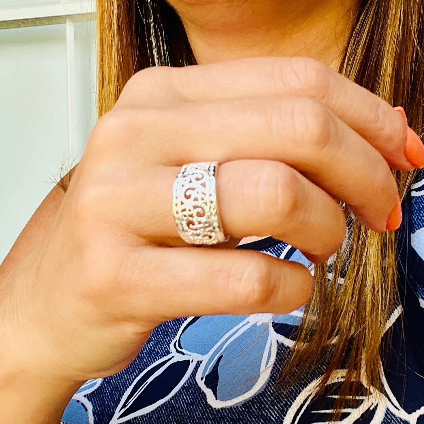 Vintage Hollow Ring