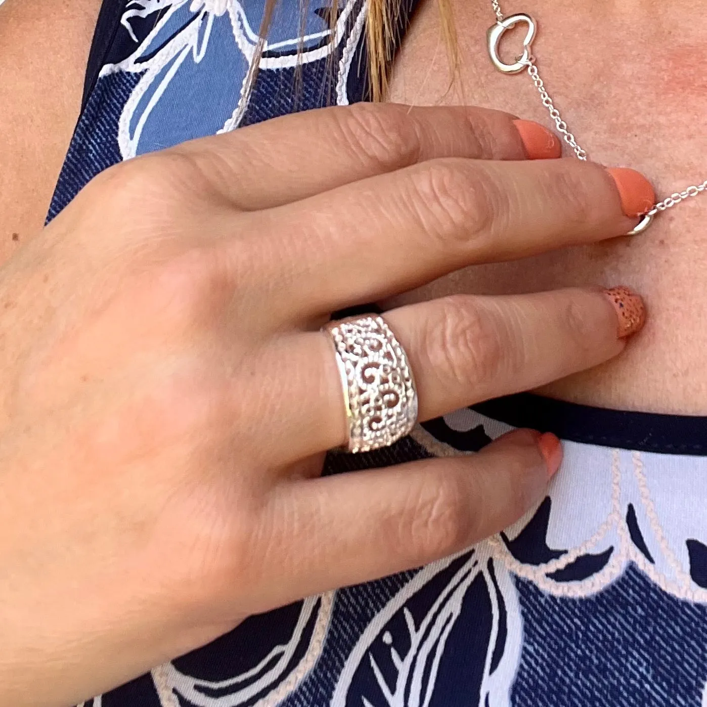 Vintage Hollow Ring
