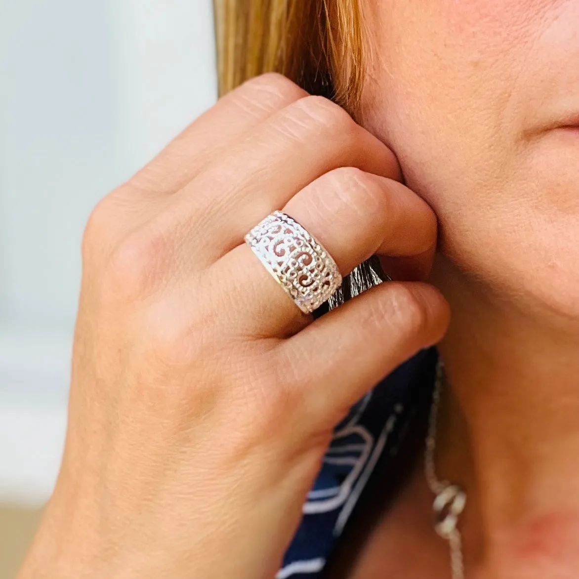 Vintage Hollow Ring